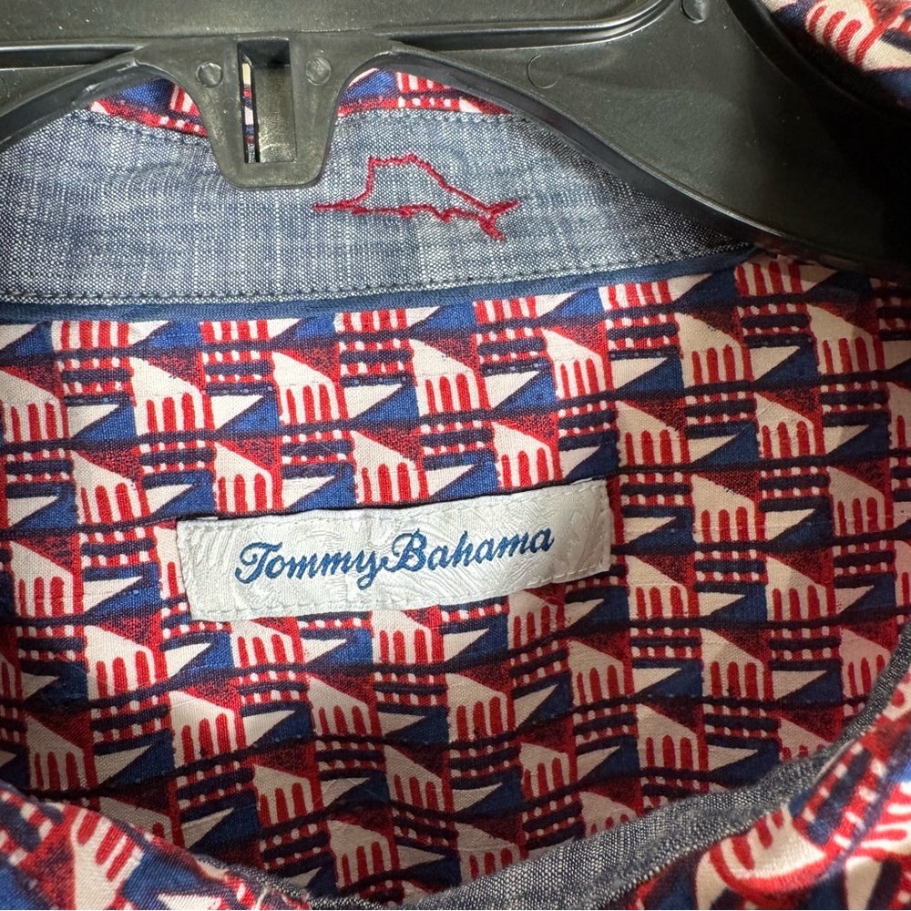 Tommy Bahama Textured Silk Flag Button Up Shirt XXL Red White Blue Casual Beach - Picture 6 of 11